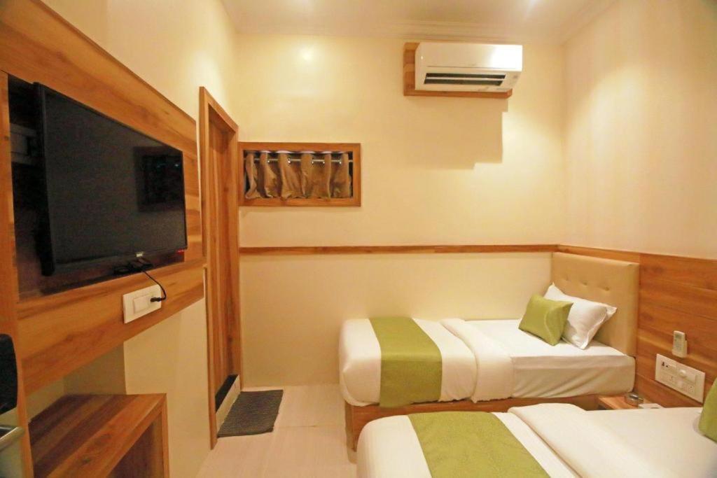 Hotel Gross Inn Near Igi Airport New Delhi Room photo